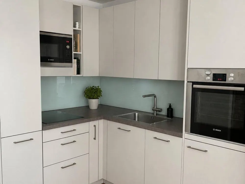 Moderne vollmöbillierte 2-Zimmer Wohnung, Loggia, Concierge-Service, Fitnessbereich im Guardian Berlin
