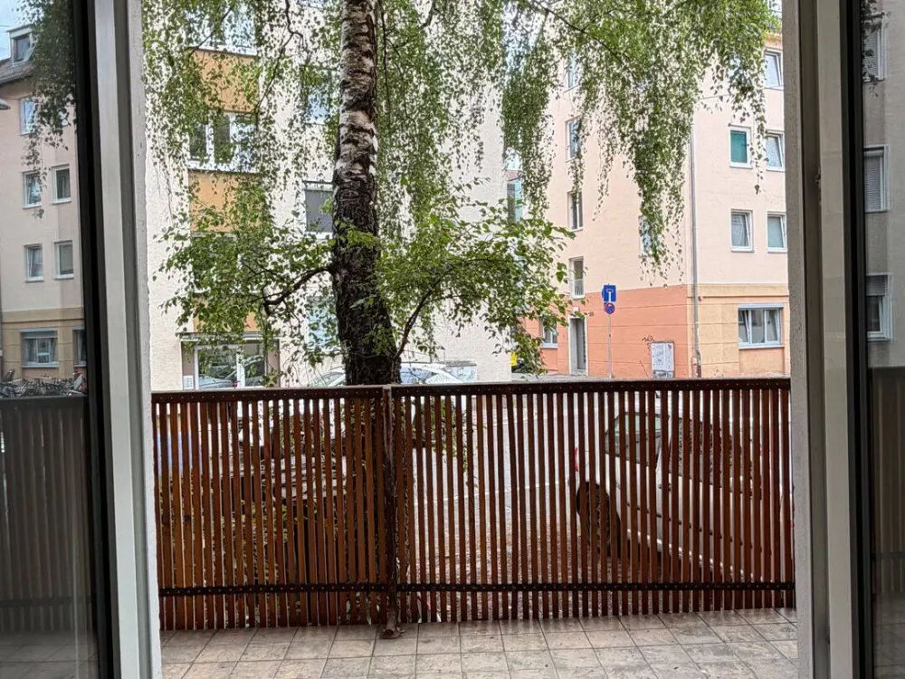 sanierte 1-Zimmer-Wohnung mit Balkon und Einbauküche in zentraler Lage