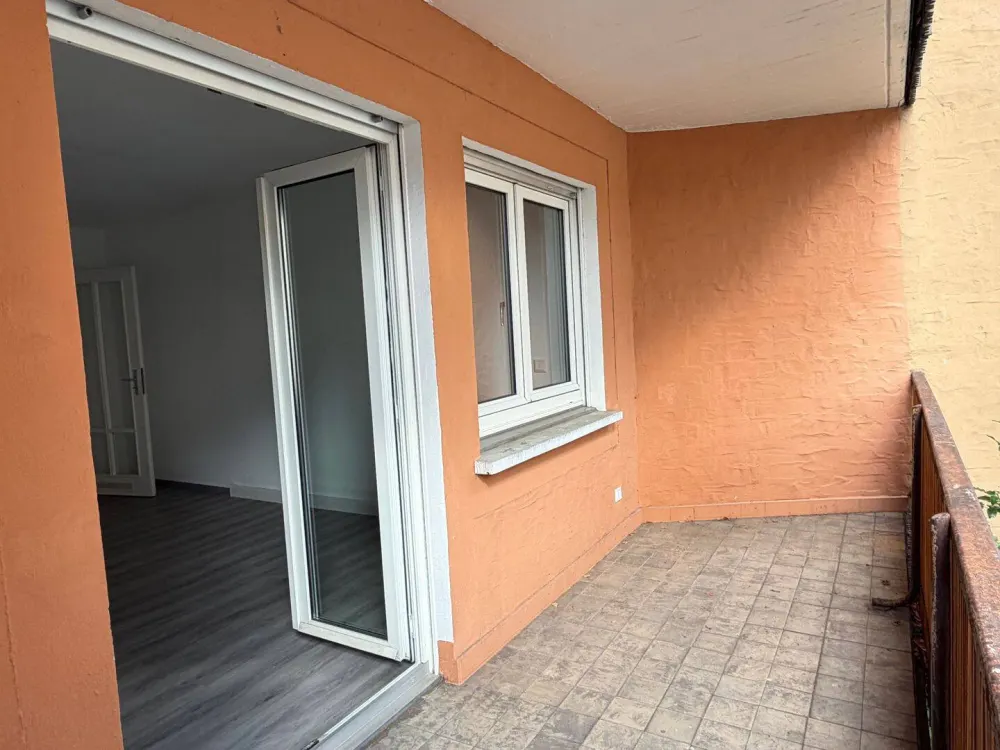 sanierte 1-Zimmer-Wohnung mit Balkon und Einbauküche in zentraler Lage