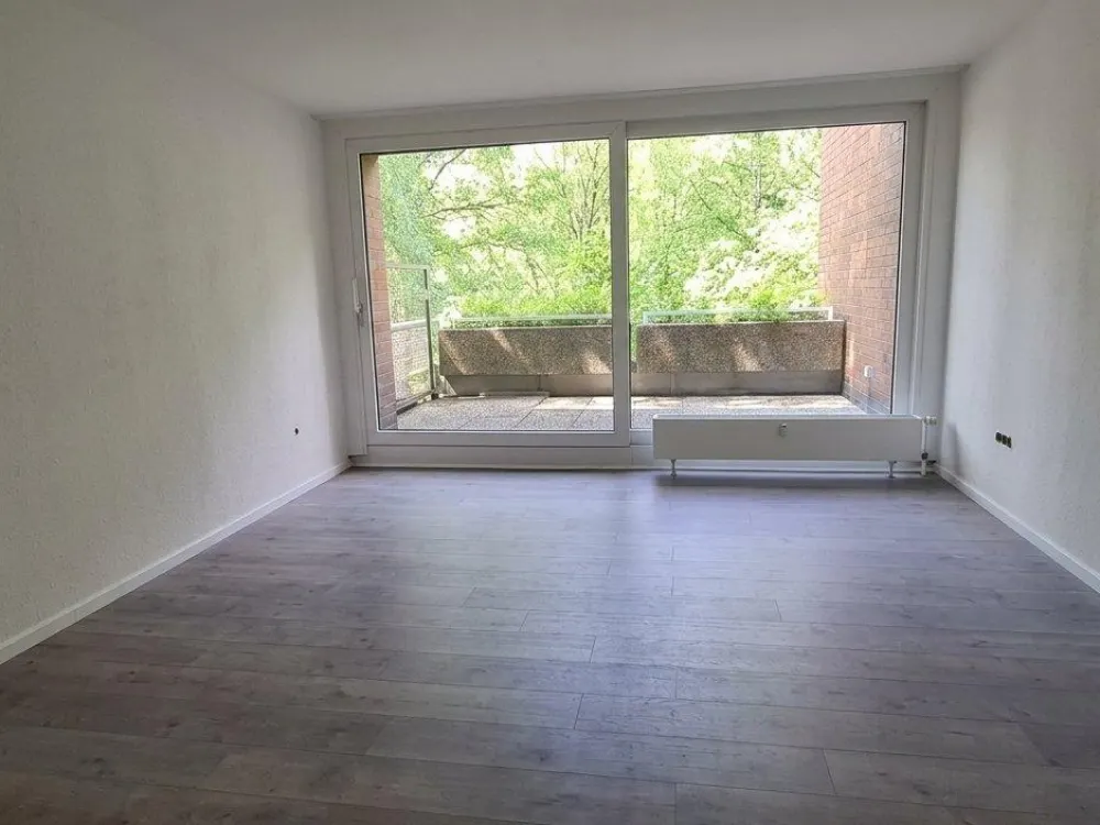 Frisch renovierte 1,5-Zimmer-Wohnung mit Balkon in Uni-Nähe