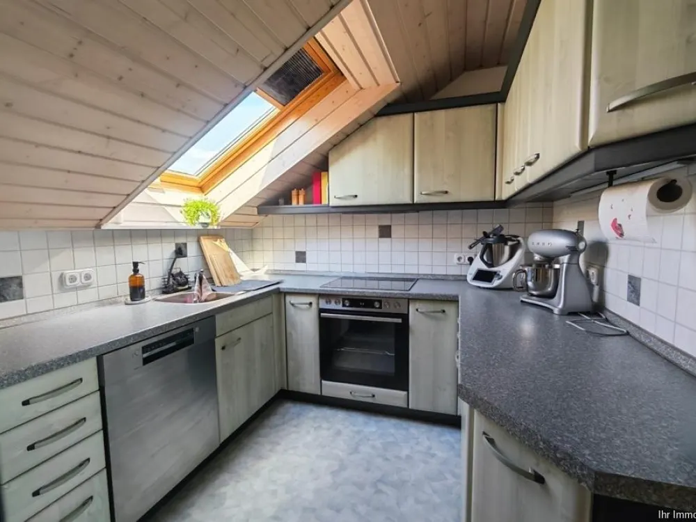 2-Zimmer-Dachgeschoss-Wohnung mit Südbalkon in Pleß