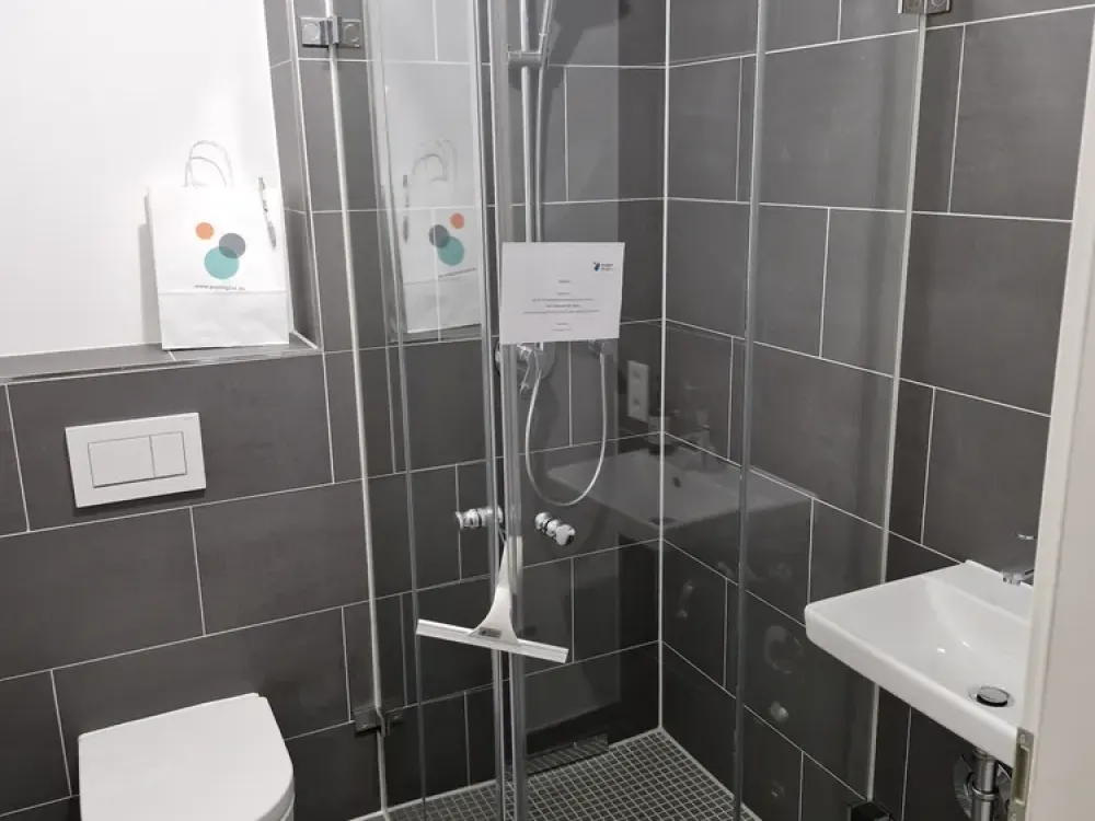 Charlottes Garten: Neue 4 Zimmer-Wohnung mit Garten und Tiefgarage
