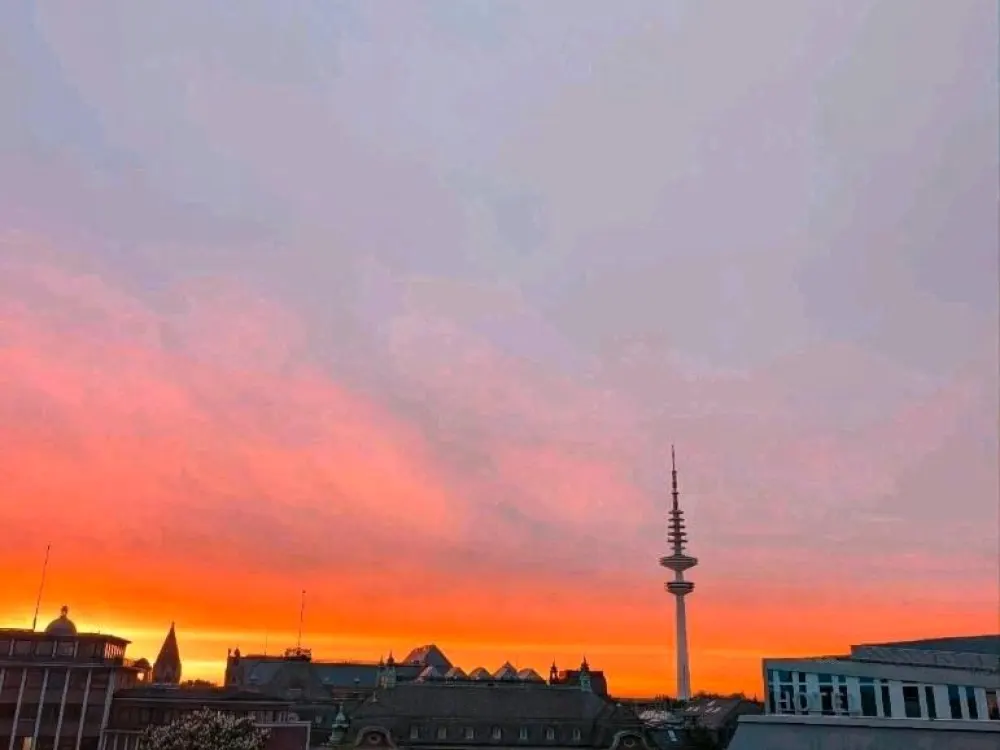 Zwischenmiete: möbliert, 3 Zimmer, ruhig, Balkon, viel Licht