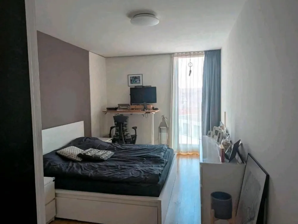 Zwischenmiete: möbliert, 3 Zimmer, ruhig, Balkon, viel Licht