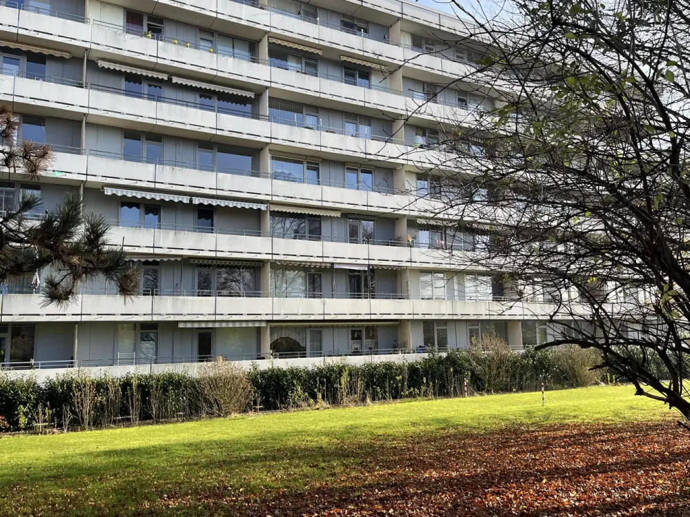 Pendlerfreundliche 3-Zimmer-Wohnung mit Garage und 2 Balkonen, Chempark & A57 in Minuten