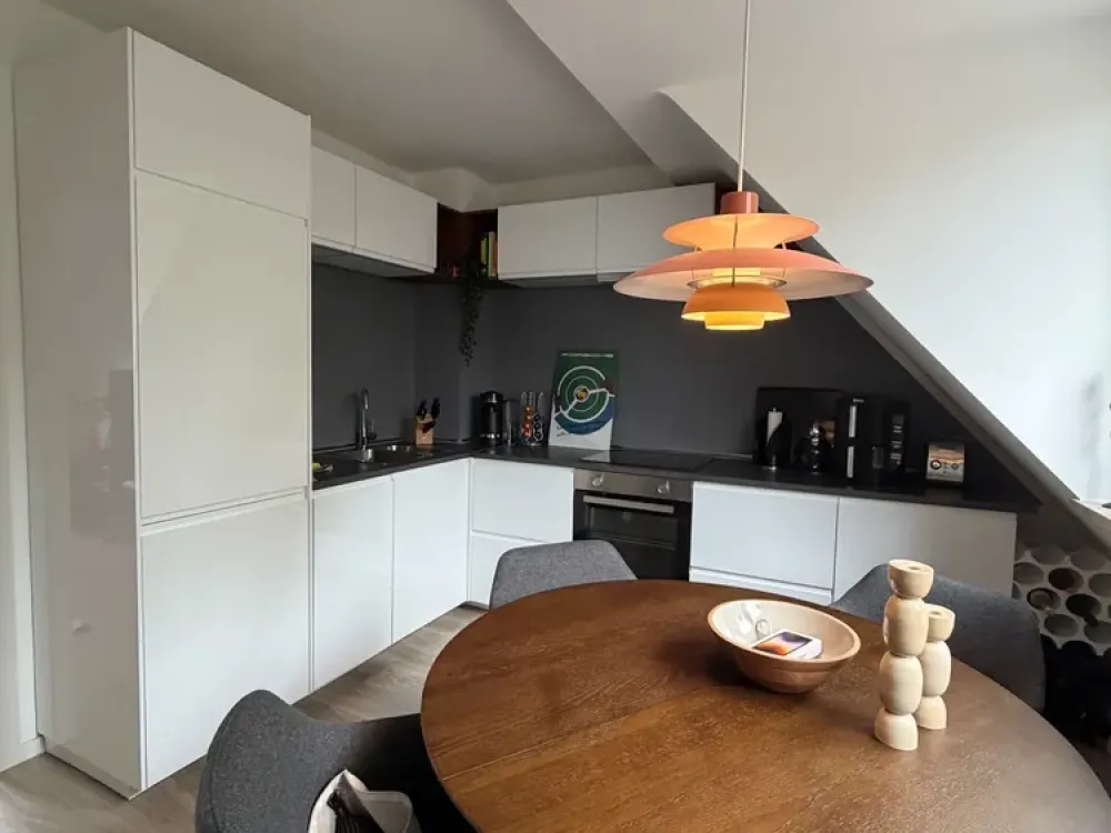 Wohnen mit Charakter: 3-Zimmer-Dachgeschosswohnung in Düsseldorf-Derendorf