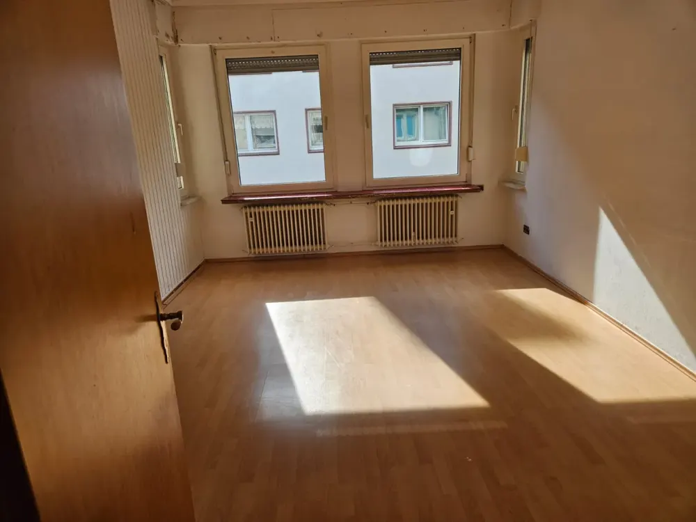 Preiswerte 3-Zimmer-Wohnungmit Balkon!!! Renoviert!!!