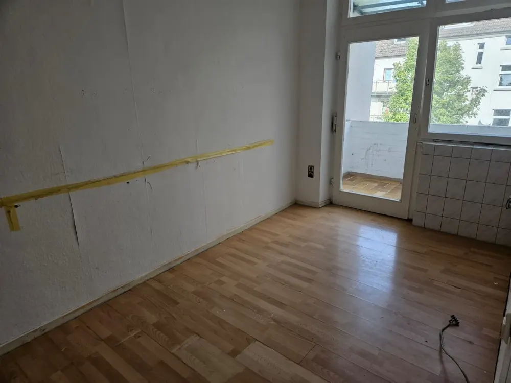 Preiswerte 3-Zimmer-Wohnungmit Balkon!!! Renoviert!!!
