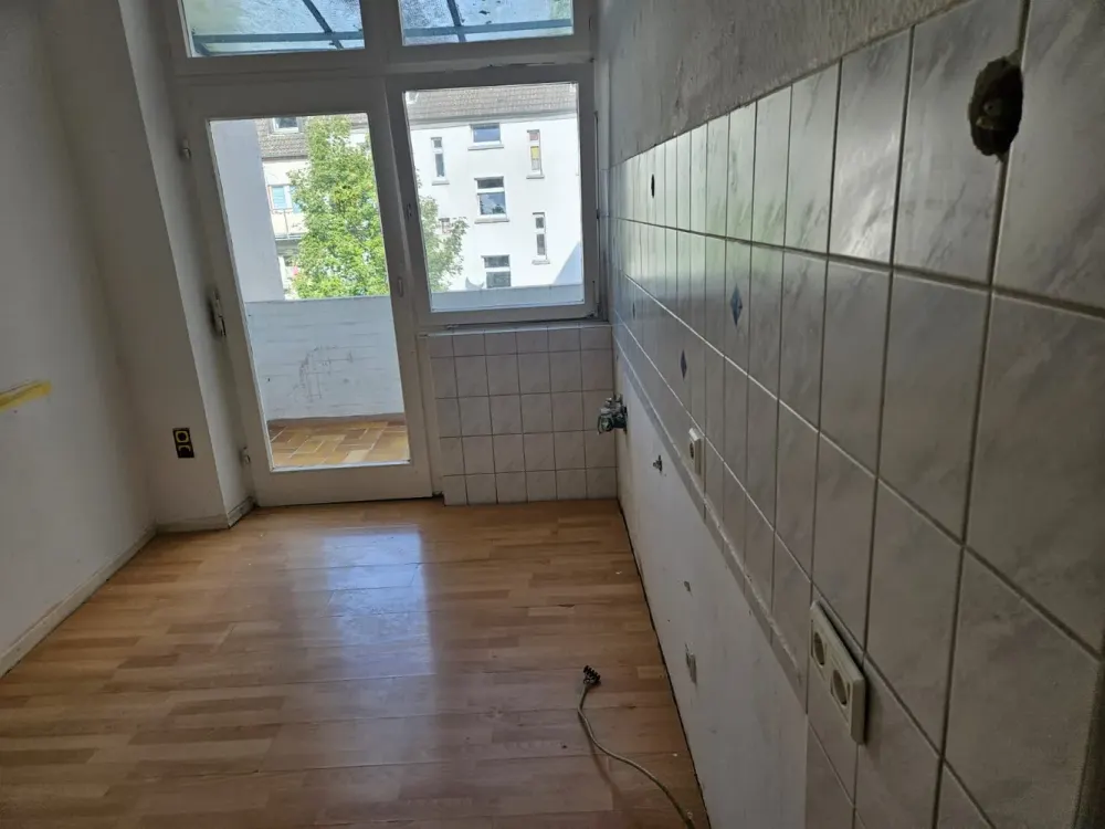 Preiswerte 3-Zimmer-Wohnungmit Balkon!!! Renoviert!!!