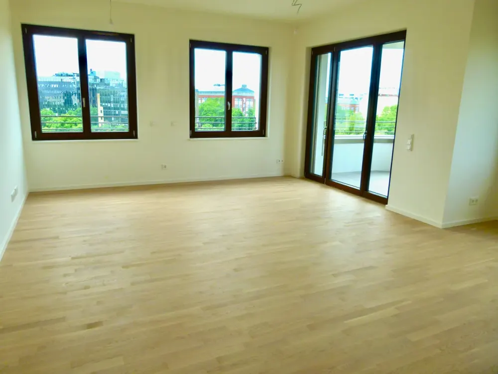2 Zimmerwohnung mit Balkon zur Spree, von Privat, neu