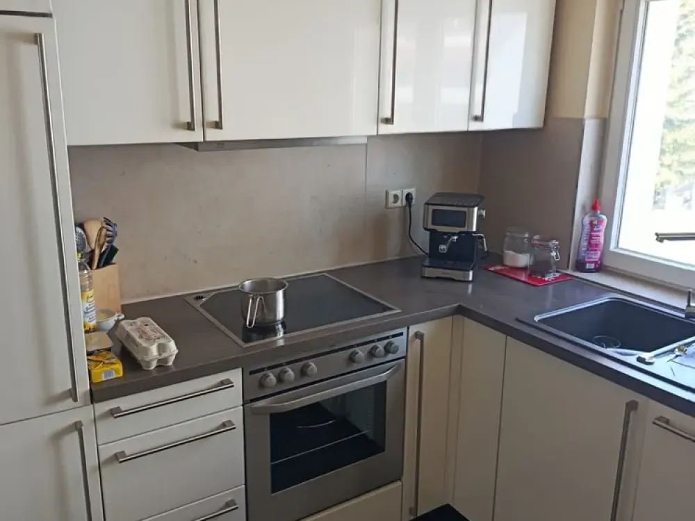 *** Moderne und lichtdurchflutete 3-Zimmerwohnung mit Einbauküche im Herzen Wendlingens ***