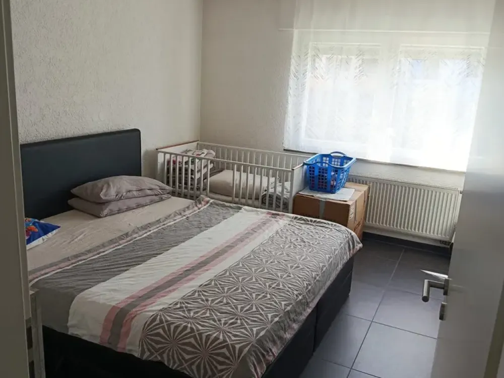 *** Moderne und lichtdurchflutete 3-Zimmerwohnung mit Einbauküche im Herzen Wendlingens ***