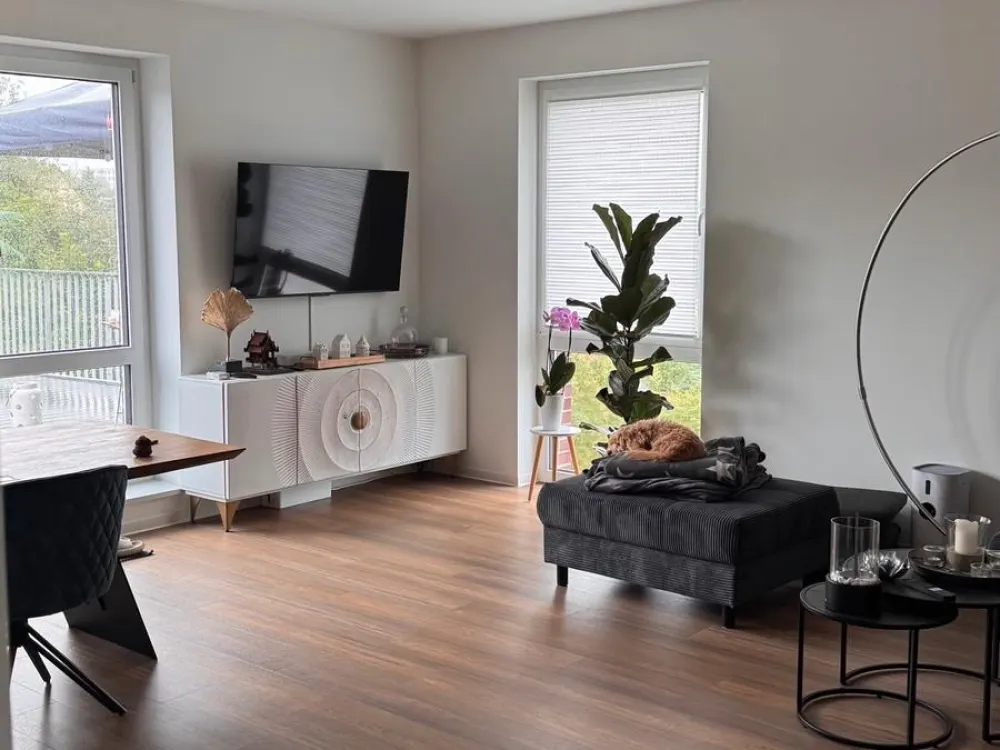 Successor Tenant - Exclusive 5-Room Apartment with Large Roof Terrace - 10/26