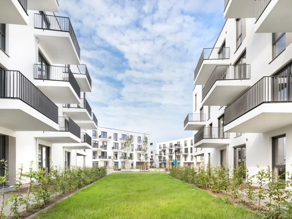 "Parkside Schönefeld" | Stilvolle 2-Zimmer-Wohnung mit Balkon und Einbauküche