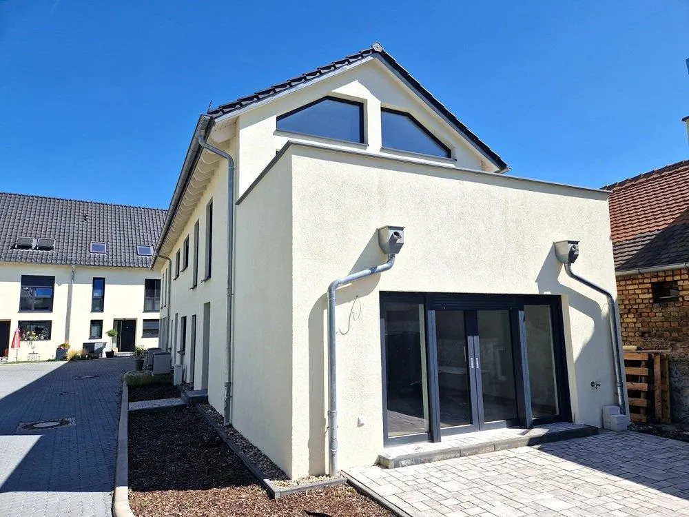 Erstbezug! Wunderschöne 2-Zimmer-Wohnung mit Terrasse zu vermieten!