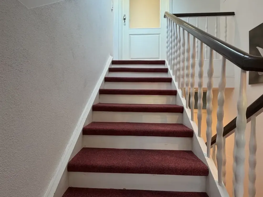 Erstbezug nach Kernsanierung: Hochwertige 3-Zimmer-Dachgeschoss-Maisonette