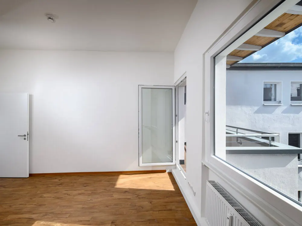 Direkt vom Eigentümer: attraktive, moderne Wohnung mit Balkon in bester Lage!