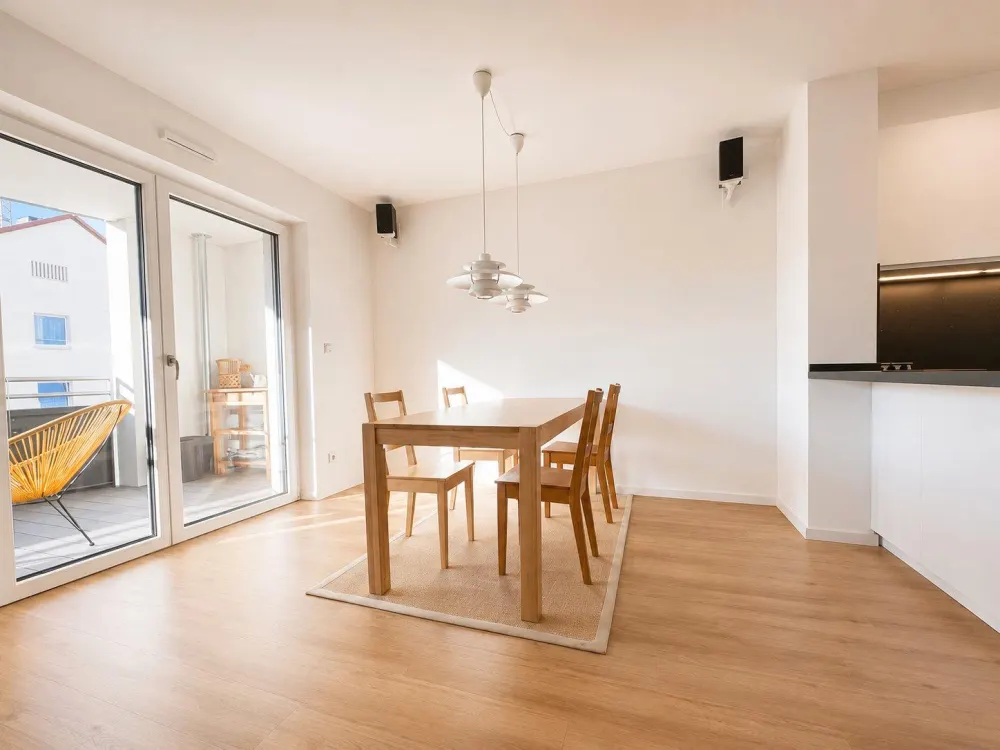 **Moderne 3-Zimmer-Wohnung im KfW-55-Effizienzhaus mit Balkon und
