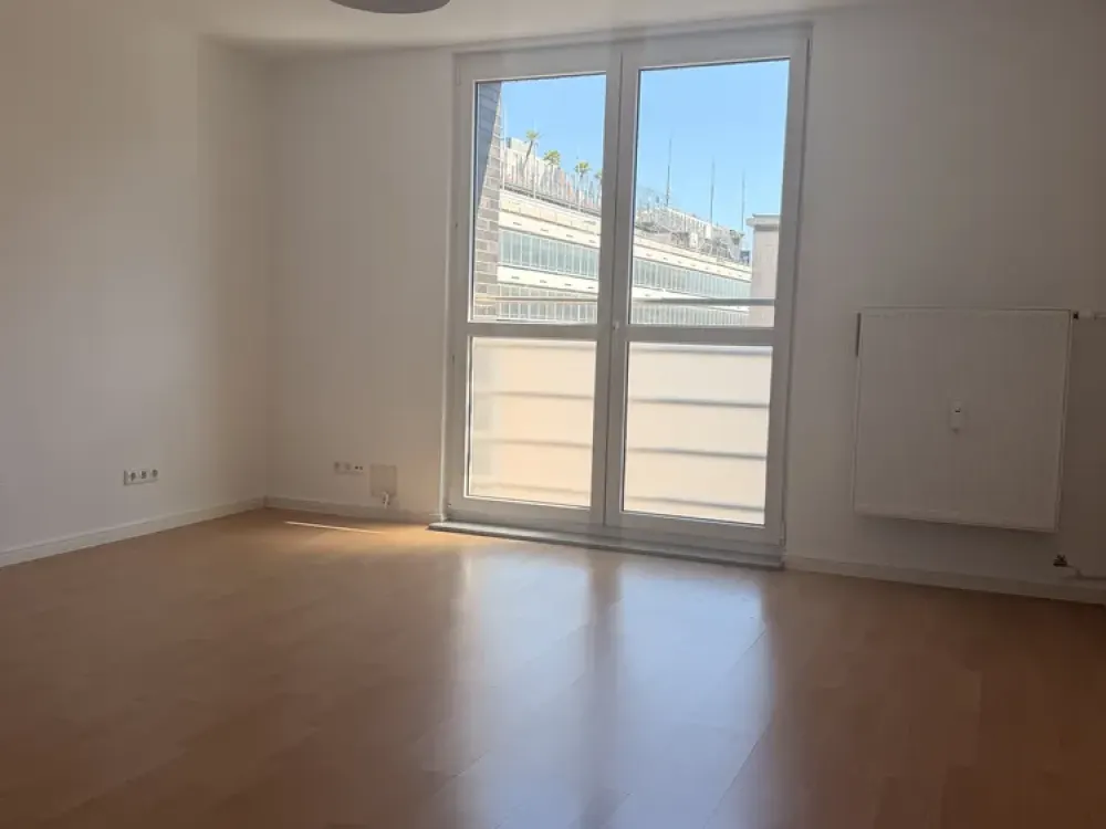 Absolut zentral! Lichtdurchflutete 2-Zimmer-Wohnung mit neuer Einbauküche!
