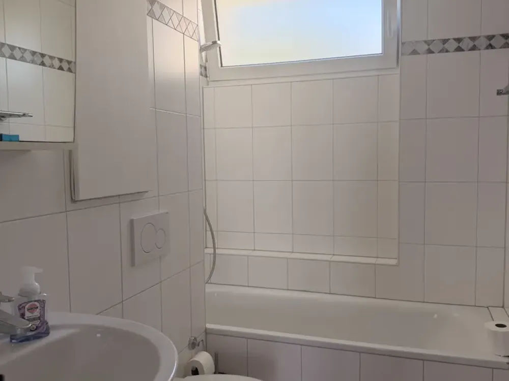 Absolut zentral! Lichtdurchflutete 2-Zimmer-Wohnung mit neuer Einbauküche!