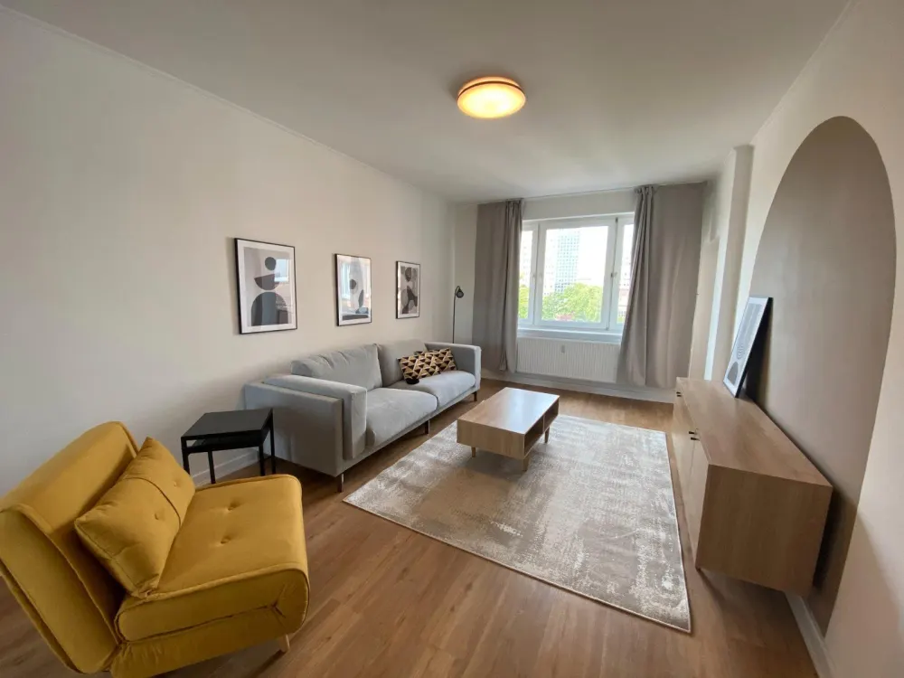 Möblierte 2-Zimmer-Wohnung mit EBK und Balkon am Berliner Tor