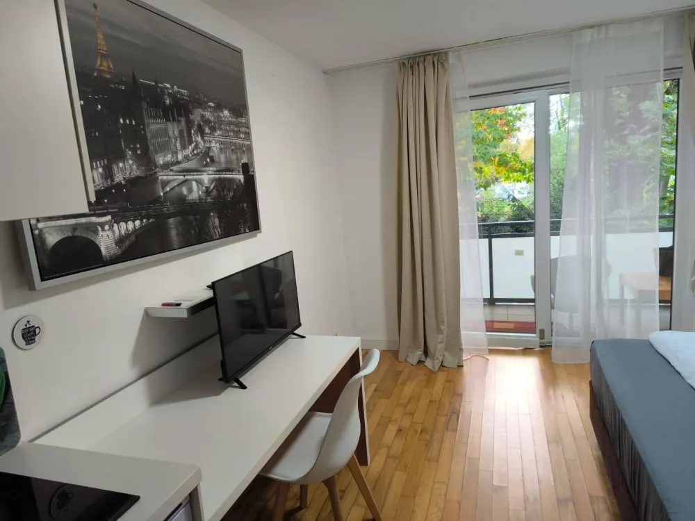 only 300 per WEEK - beautiful apartments in the Brentano Park/near the exhibition center - minimum rental period from 1 week - flexible notice