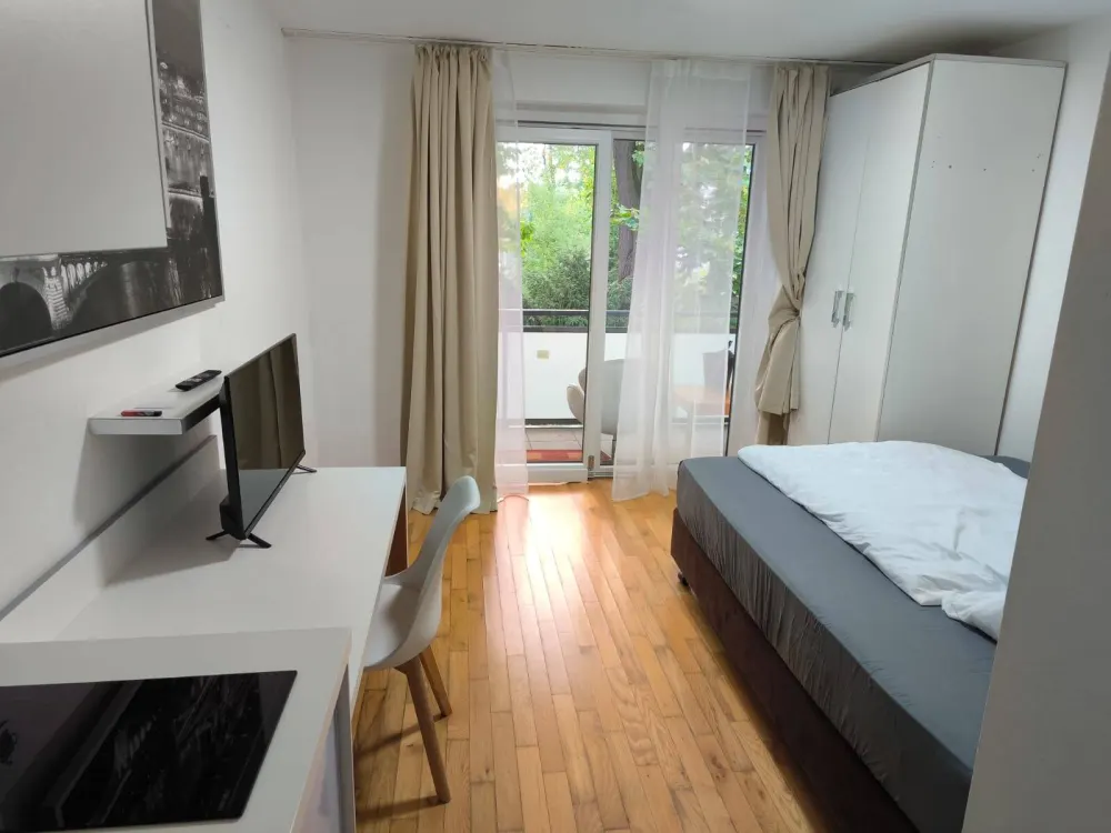 only 300 per WEEK - beautiful apartments in the Brentano Park/near the exhibition center - minimum rental period from 1 week - flexible notice