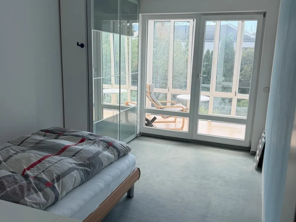 WG-Zimmer in großer 150m2 Wohnung zu vermieten