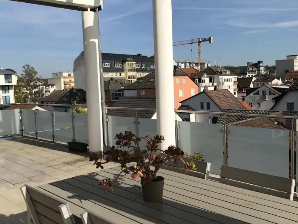 Zentral gelegene luxuriöse 2-Zi. Wohnung in Langen mit traumhafter Sonnenterasse!