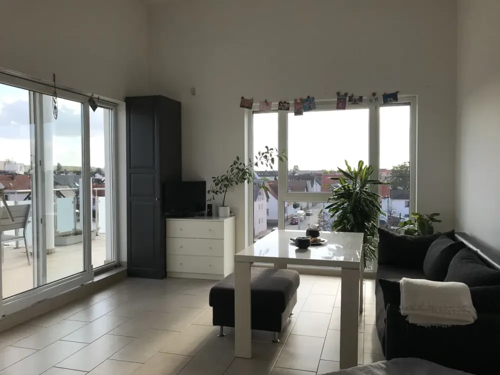 Zentral gelegene luxuriöse 2-Zi. Wohnung in Langen mit traumhafter Sonnenterasse!