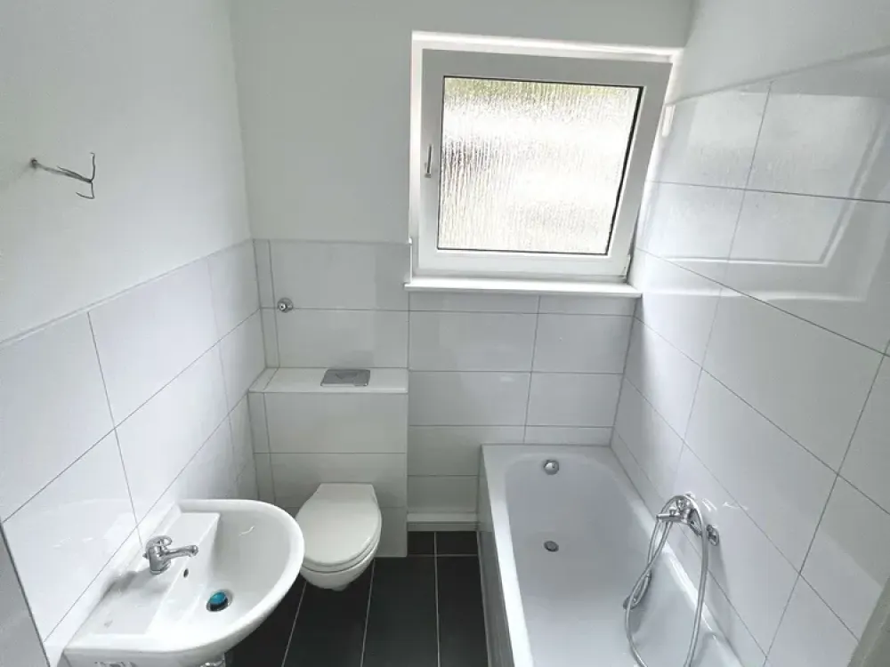 Renovierte 2-Zimmer-Wohnung mit Balkon