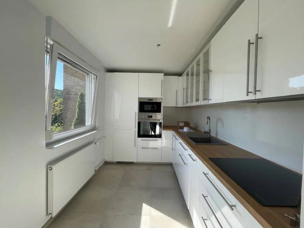 Erstbezug nach Sanierung - moderne 3,5 Zimmer-Wohnung mit Balkon