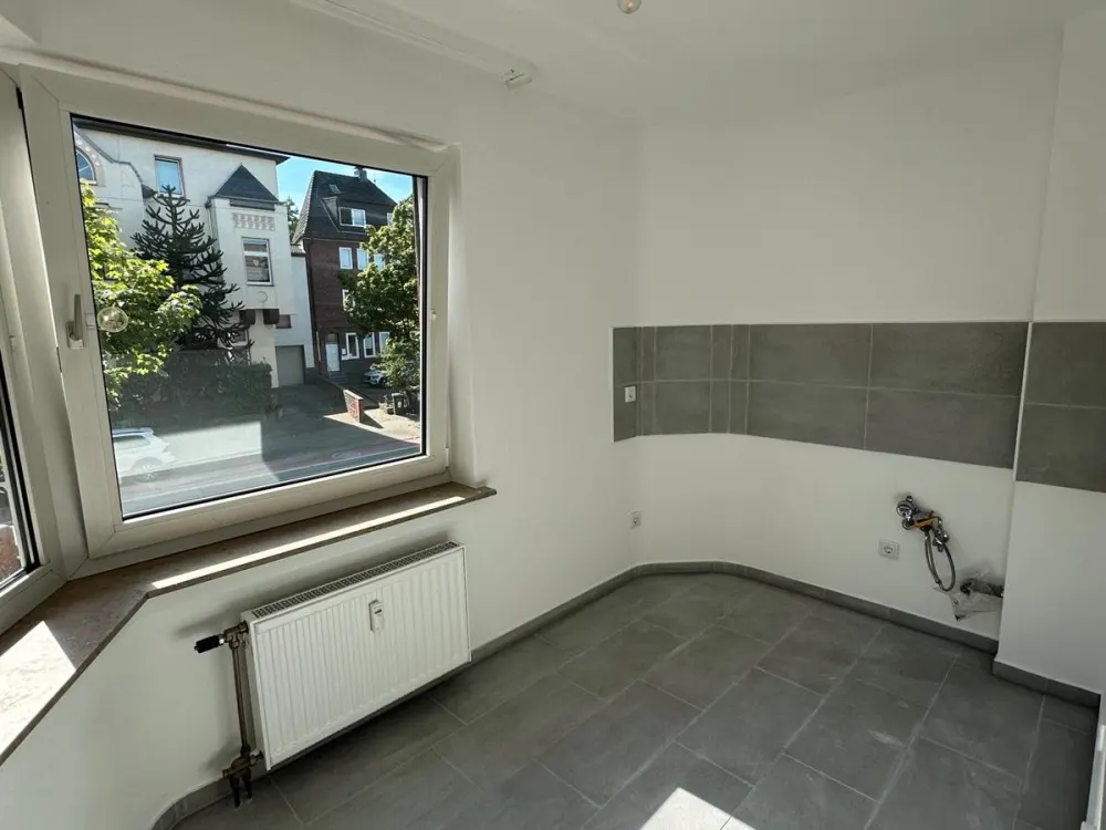 Erstbezug nach kompletter Sanierung, Zentrale Wohnung mit Balkon