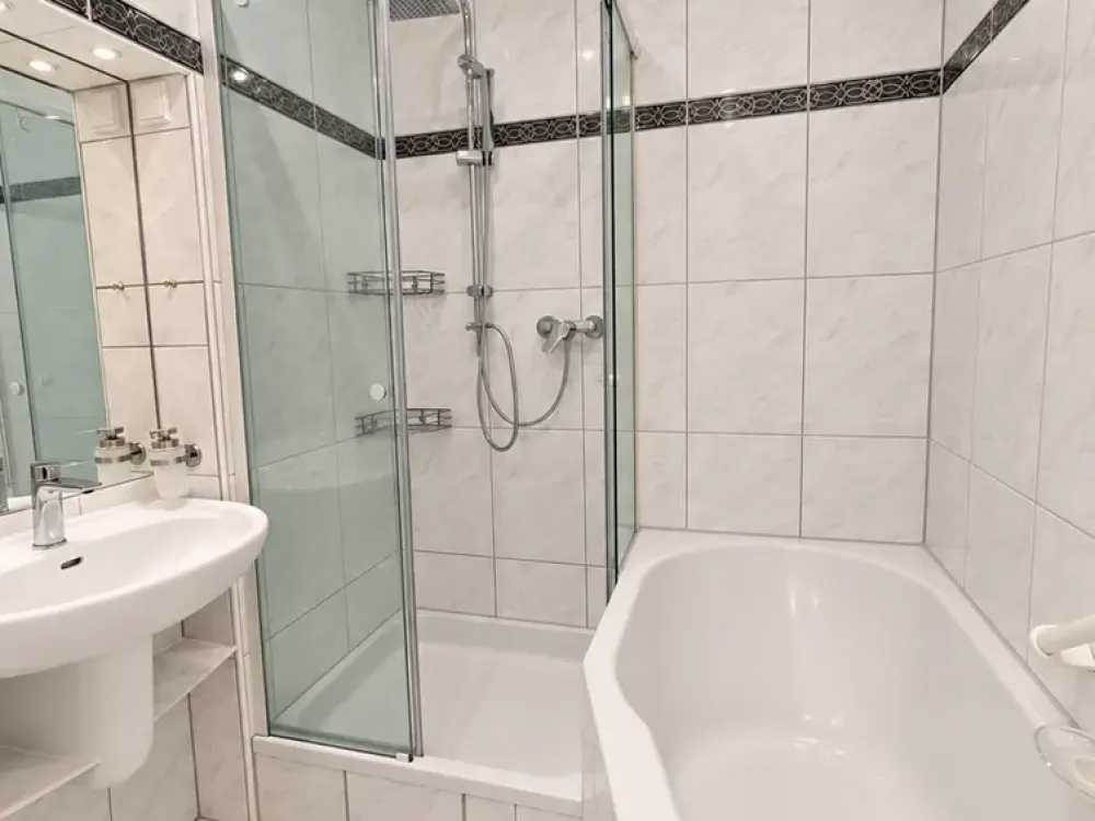 Viel Platz zum Wohlfühlen - großzügige 4,5-Zimmer-Wohnung mit Sonnenbalkon