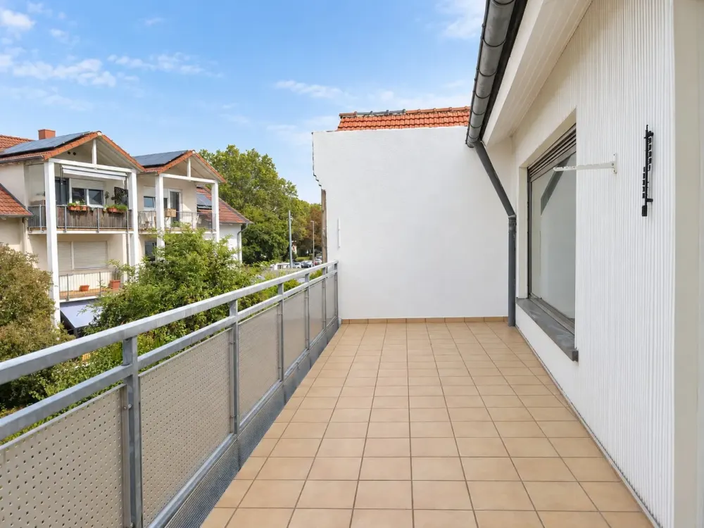 Viel Platz zum Wohlfühlen - großzügige 4,5-Zimmer-Wohnung mit Sonnenbalkon