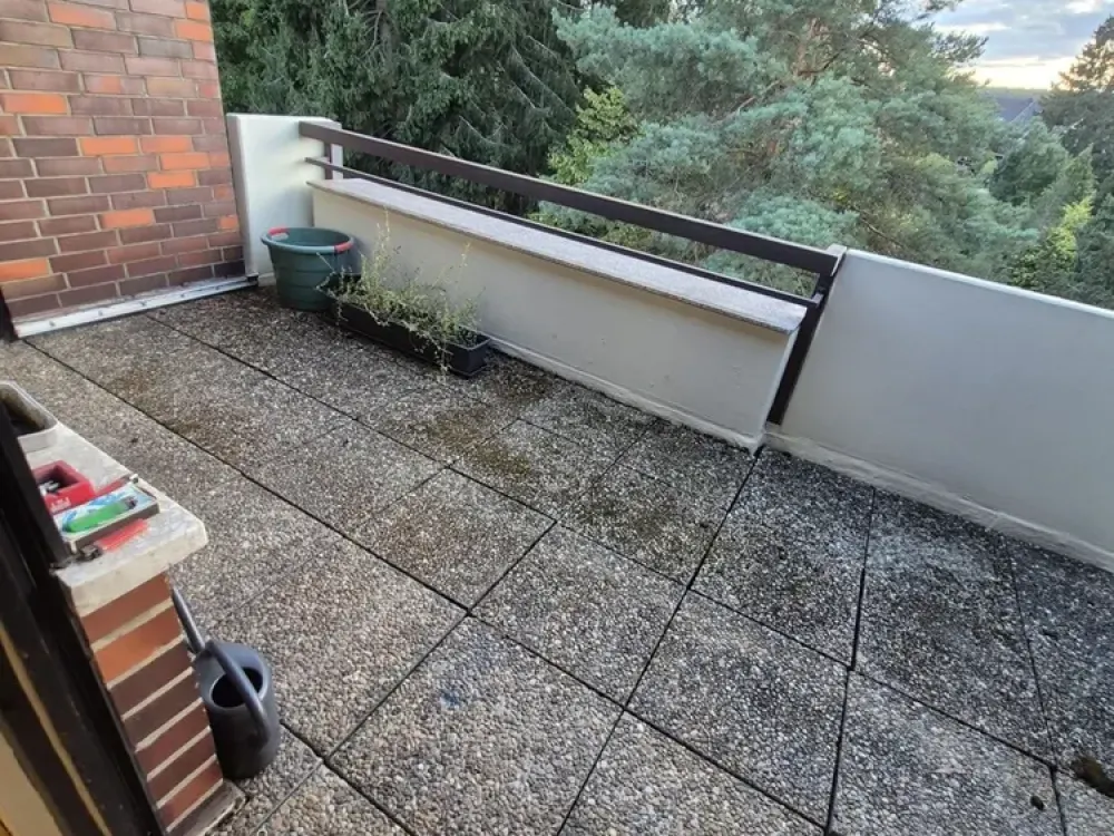 Schöne 2 ZKB-Wohnung mit Dachterrasse!