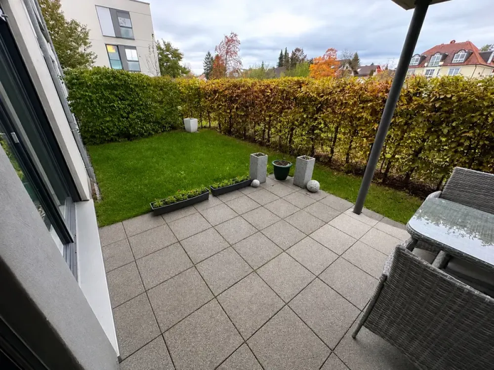 Erdgeschosswohnung mit Garten & Balkon in zentraler Lage - inklusive Einbauküche