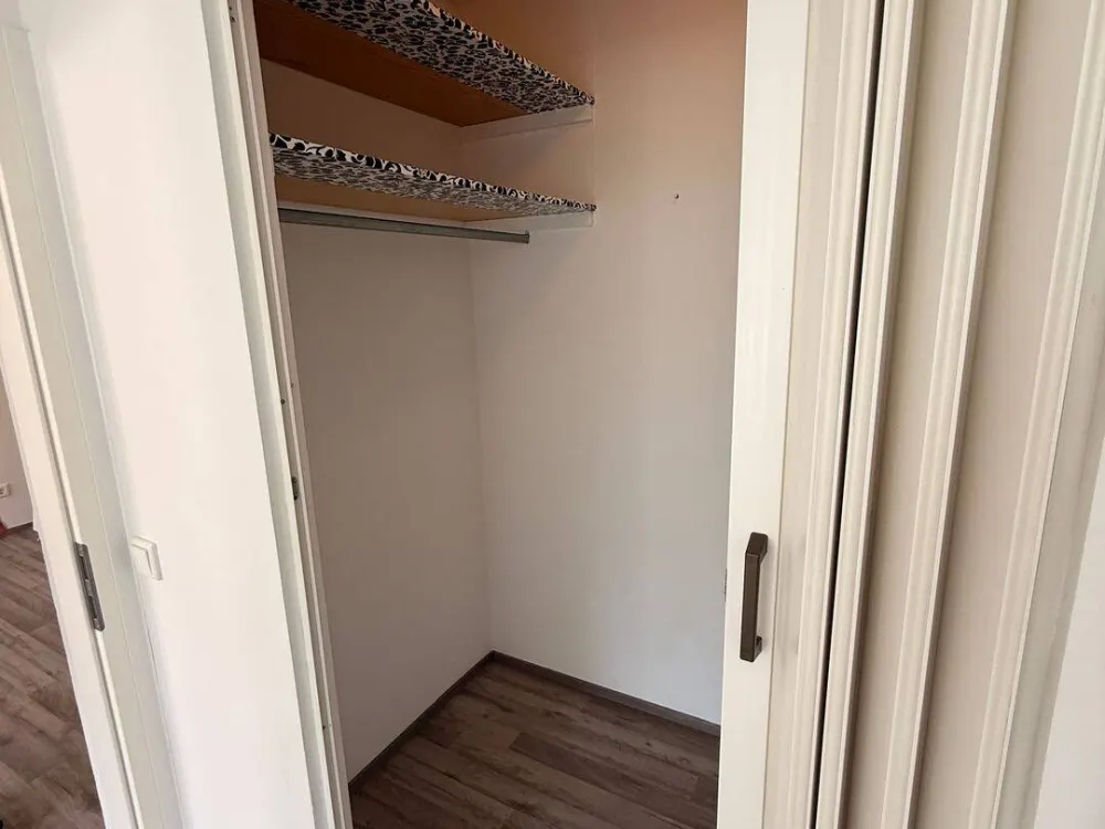 Großzügige renovierte 2 Zimmer Whg. ca. 49m² mit Balkon zentraler Lage in Nürnberg, Provisionsfrei