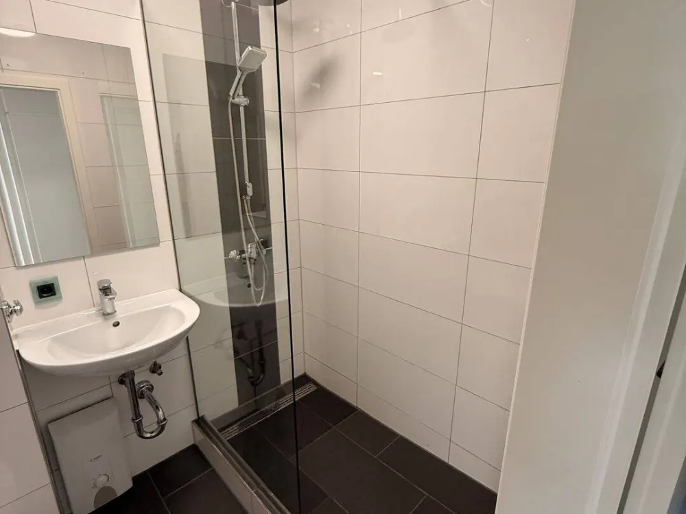Großzügige renovierte 2 Zimmer Whg. ca. 49m² mit Balkon zentraler Lage in Nürnberg, Provisionsfrei