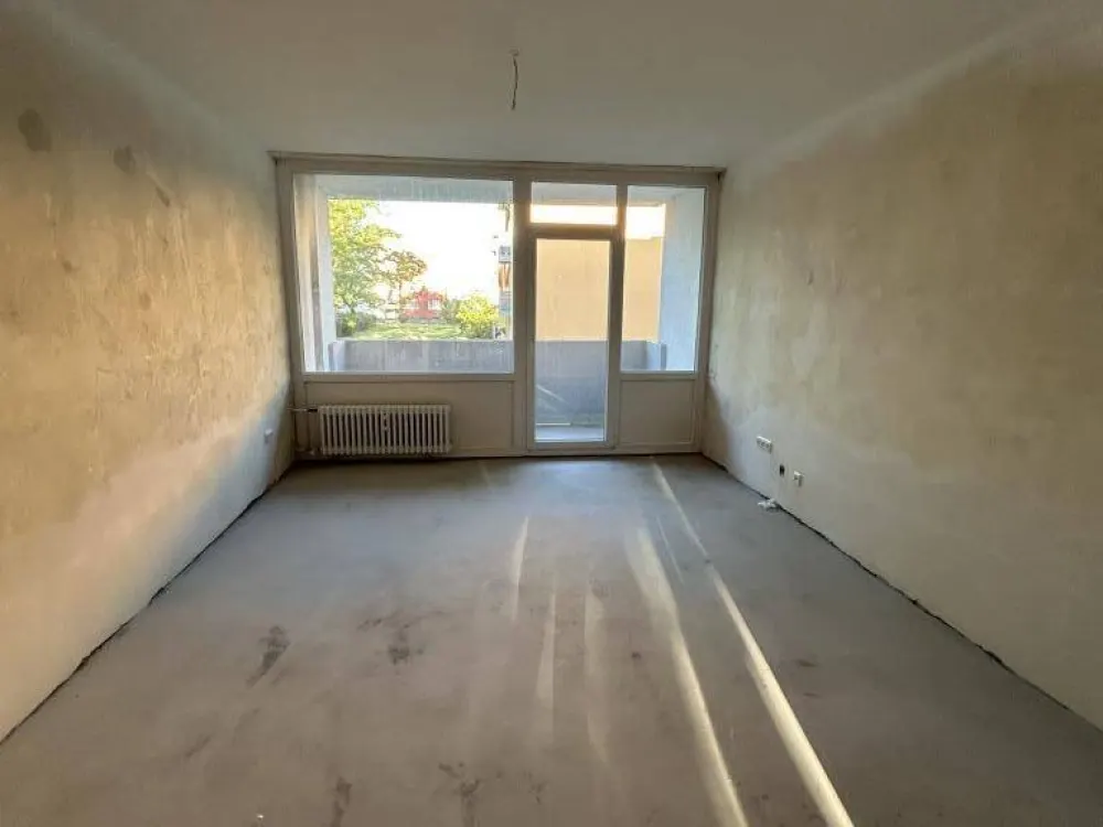 Zeit für einen Tapetenwechsel? Tolle 4 Zimmer Wohnung mit Balkon!