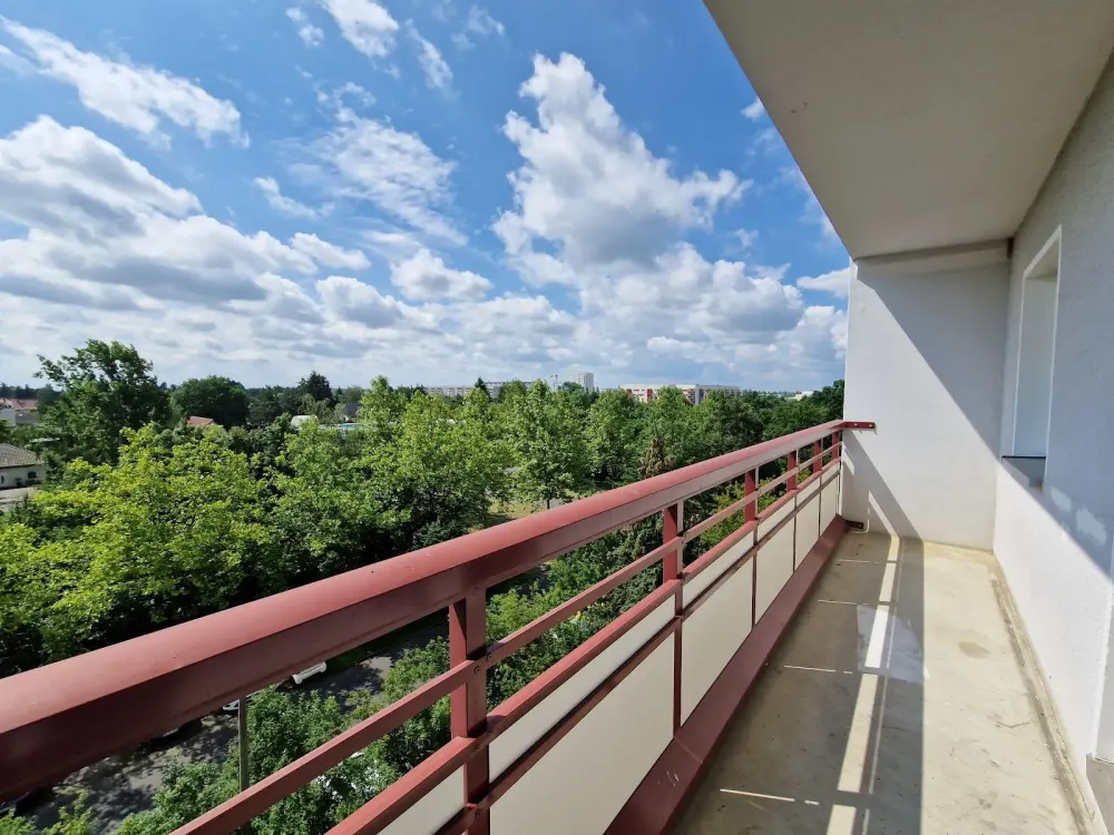 **JETZT EINZIEHEN**3-Zimmer-Wohnung // Balkon // 4.OG // Bad mit Wanne // ab sofort