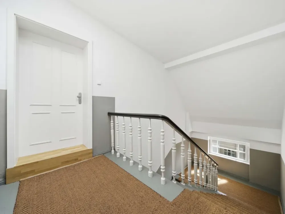 Dachgeschosswohnung in Charlottenburg, 6 Zimmer, Dachterrasse & 3 Balkone