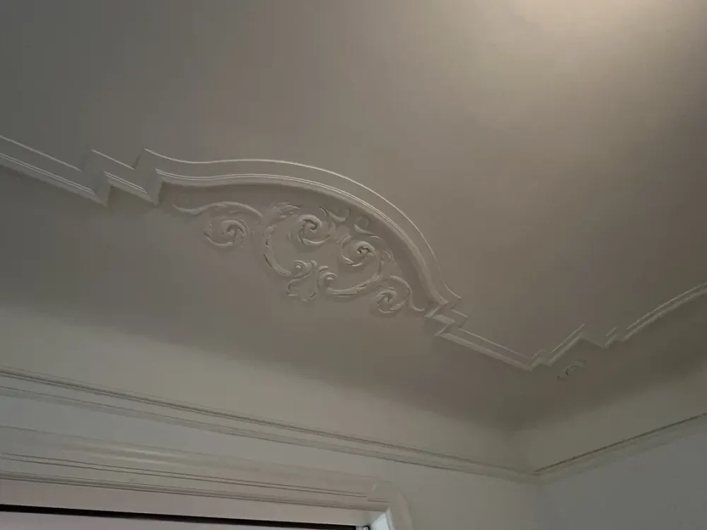 Stuckaltbau mit Charlottenburger Charme.