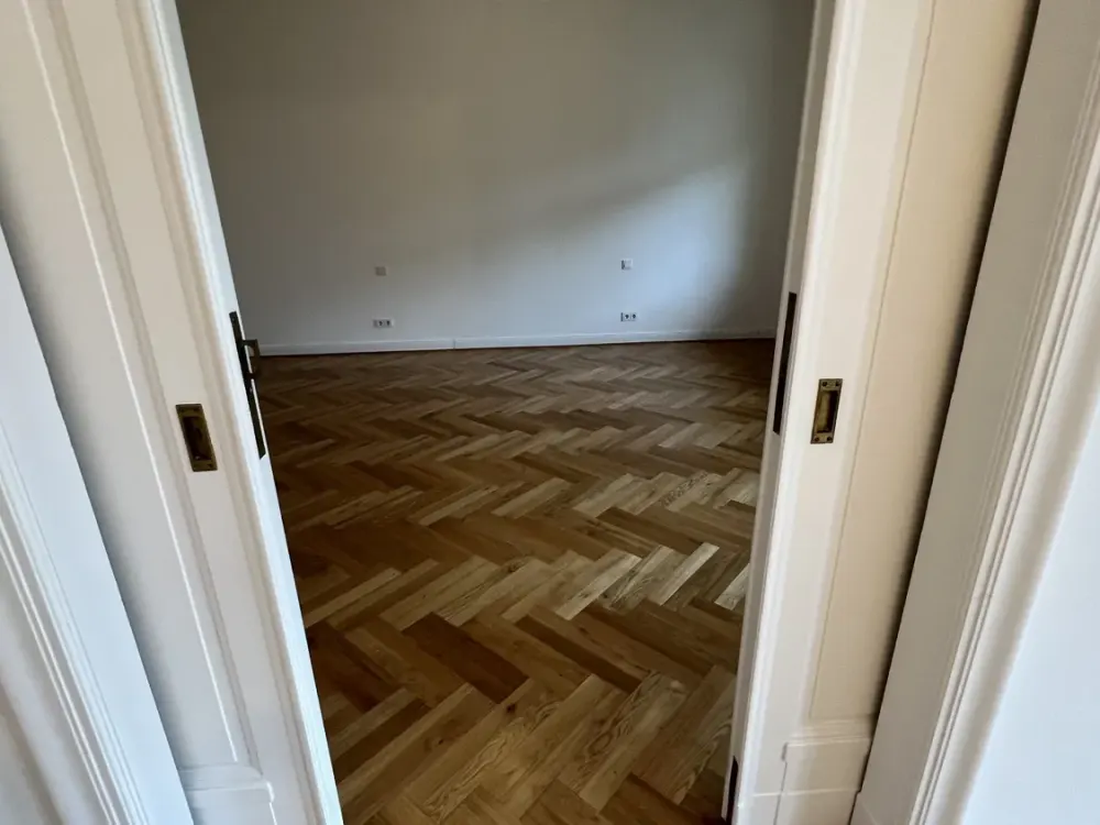 Stuckaltbau mit Charlottenburger Charme.