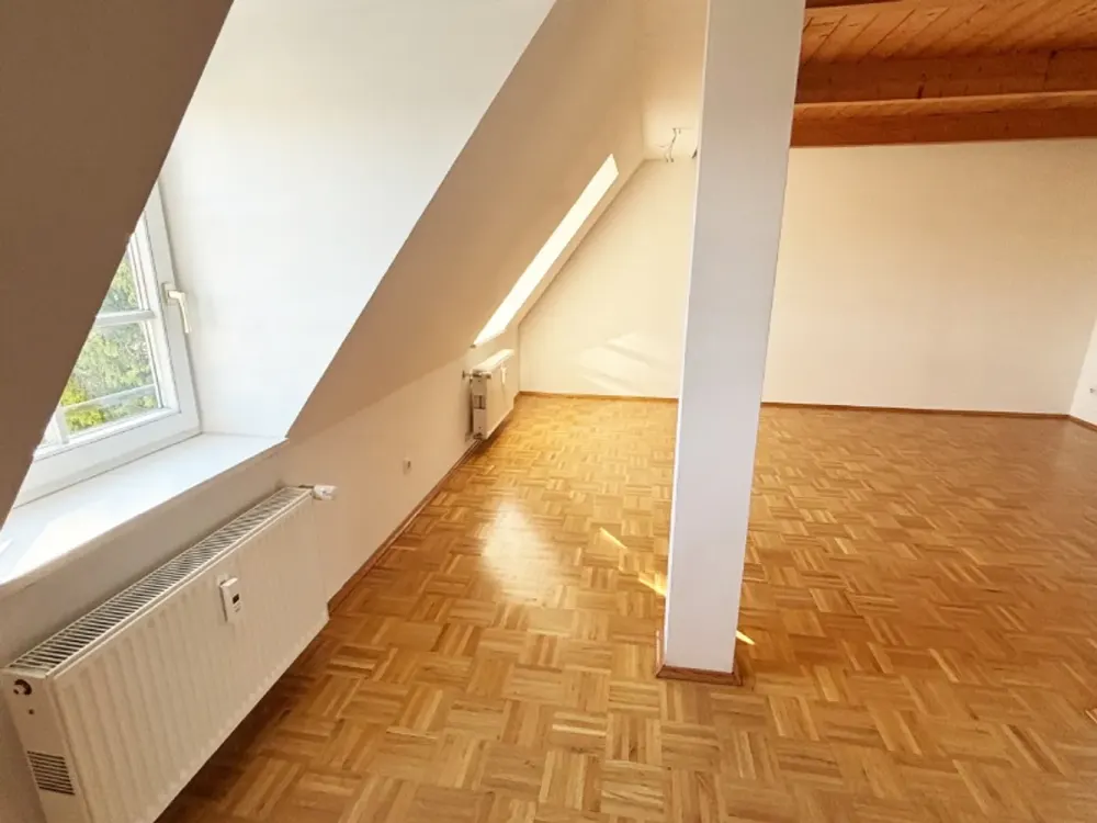Wohnküche, Parkett & Wanne: 2-Zi.-Maisonetten-Wohnung // sofort frei