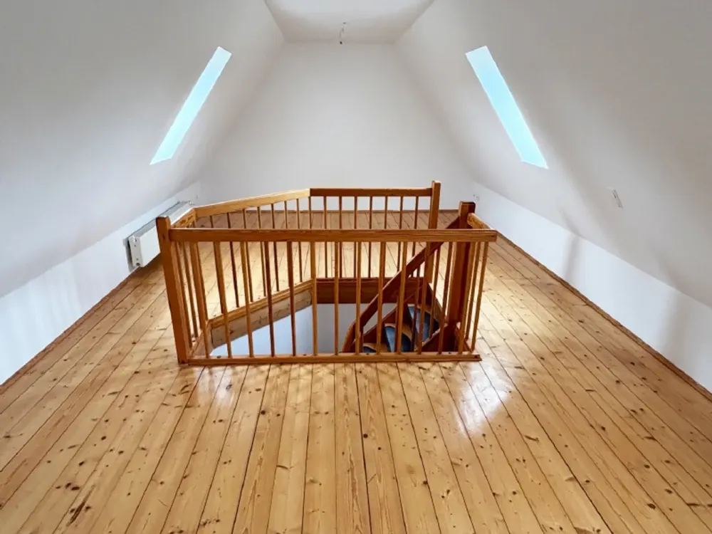 Wohnküche, Parkett & Wanne: 2-Zi.-Maisonetten-Wohnung // sofort frei