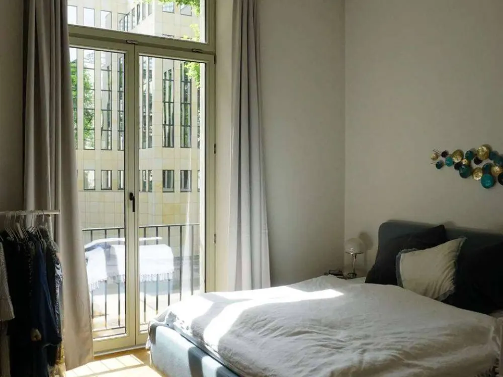Stilvolle Wohnung in kernsaniertem Altbau mit Balkon