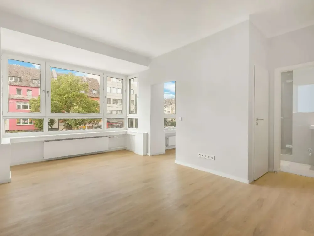 Sanierte Wohnung mit Küche sucht Nachmieter ab 01.10.2026!