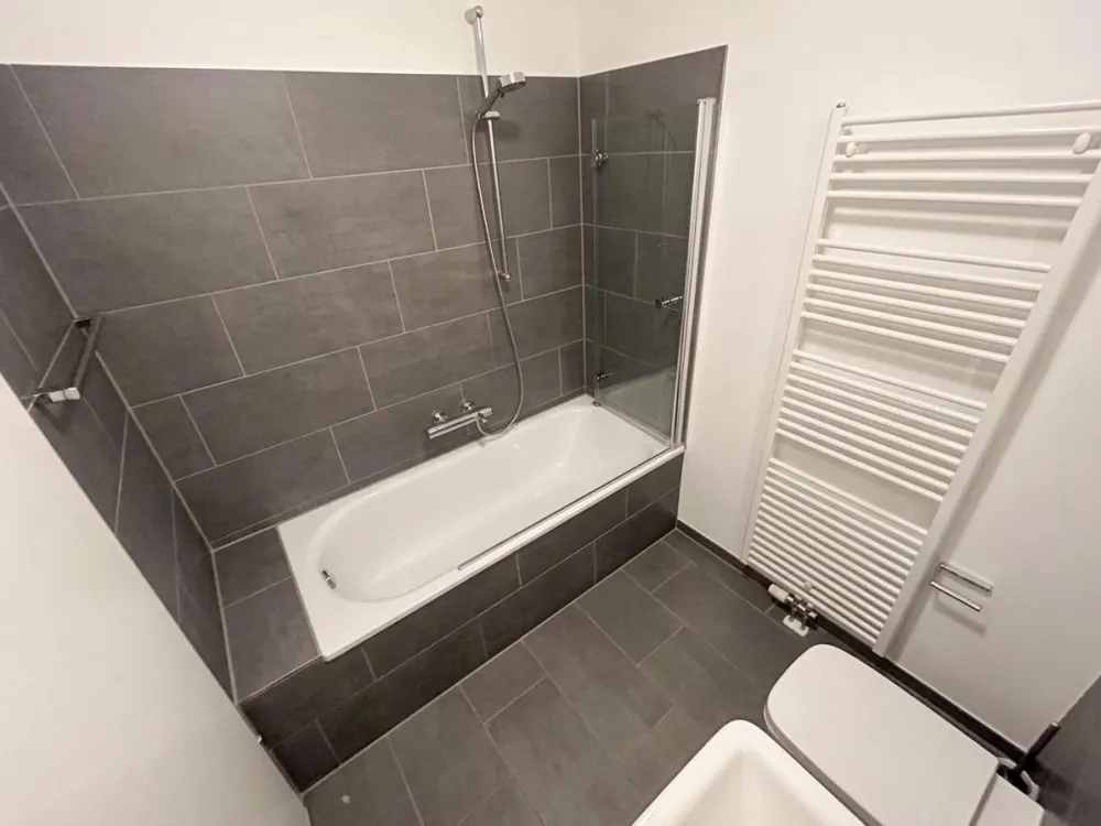 Moderne Etagenwohnung zur Miete mit Balkon in Hamburg Othmarschen - Wentzel Dr.