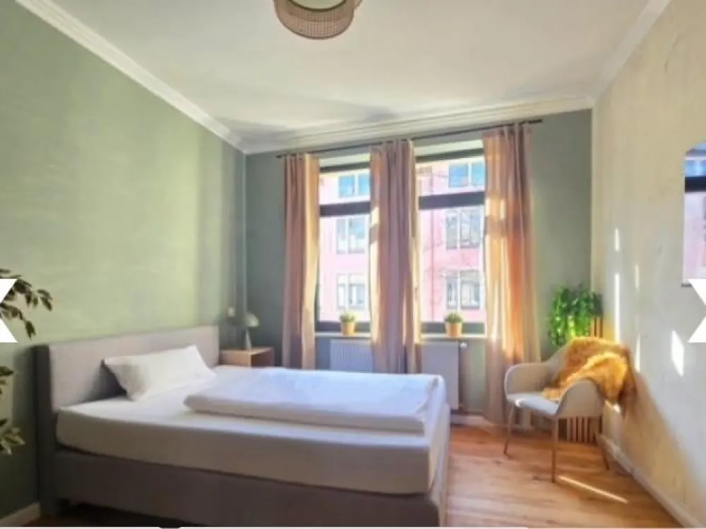 Modern Shared Apartment Room